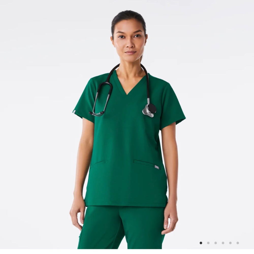 Figs Casma Three Pocket Scrub Top